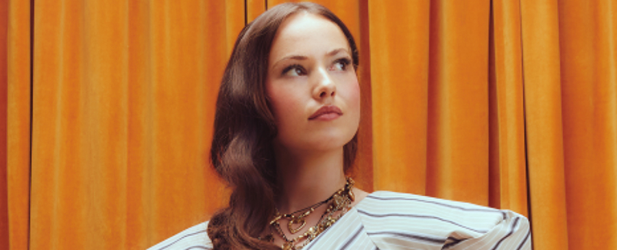 Introducing BEA AND HER BUSINESS – Amplify Music Magazine